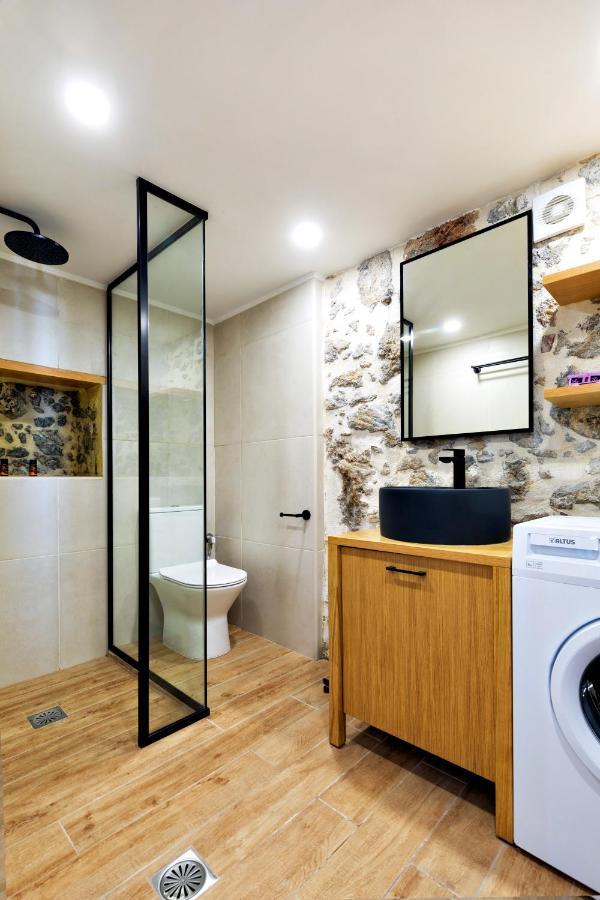 Mirthia Apartment